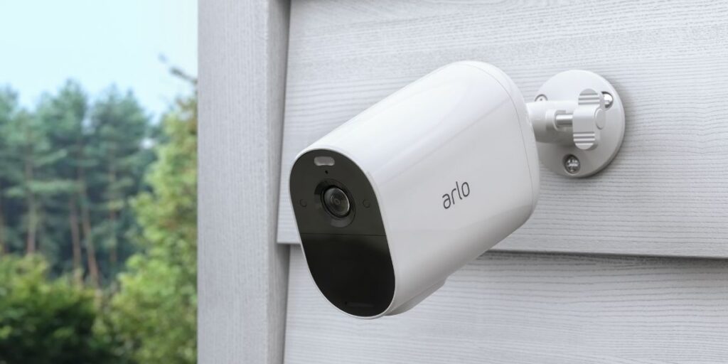 Arlo Essential Spotlight XL